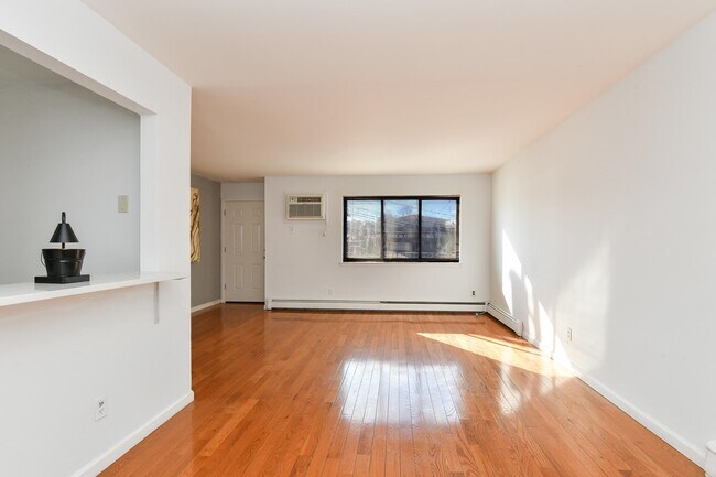 Building Photo - 1308 46th St