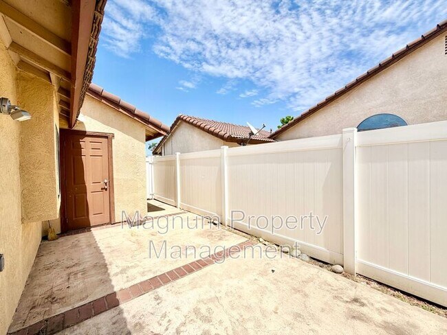 Building Photo - 29677 Woodlands Ave