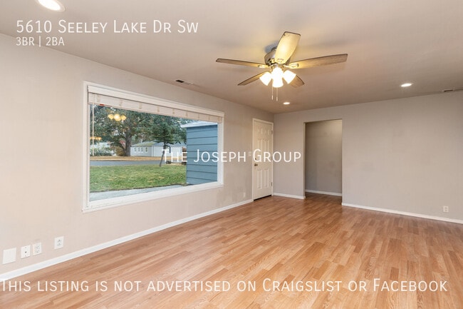 Building Photo - Beautifully updated 3 bed/2 bath in Lakewood!