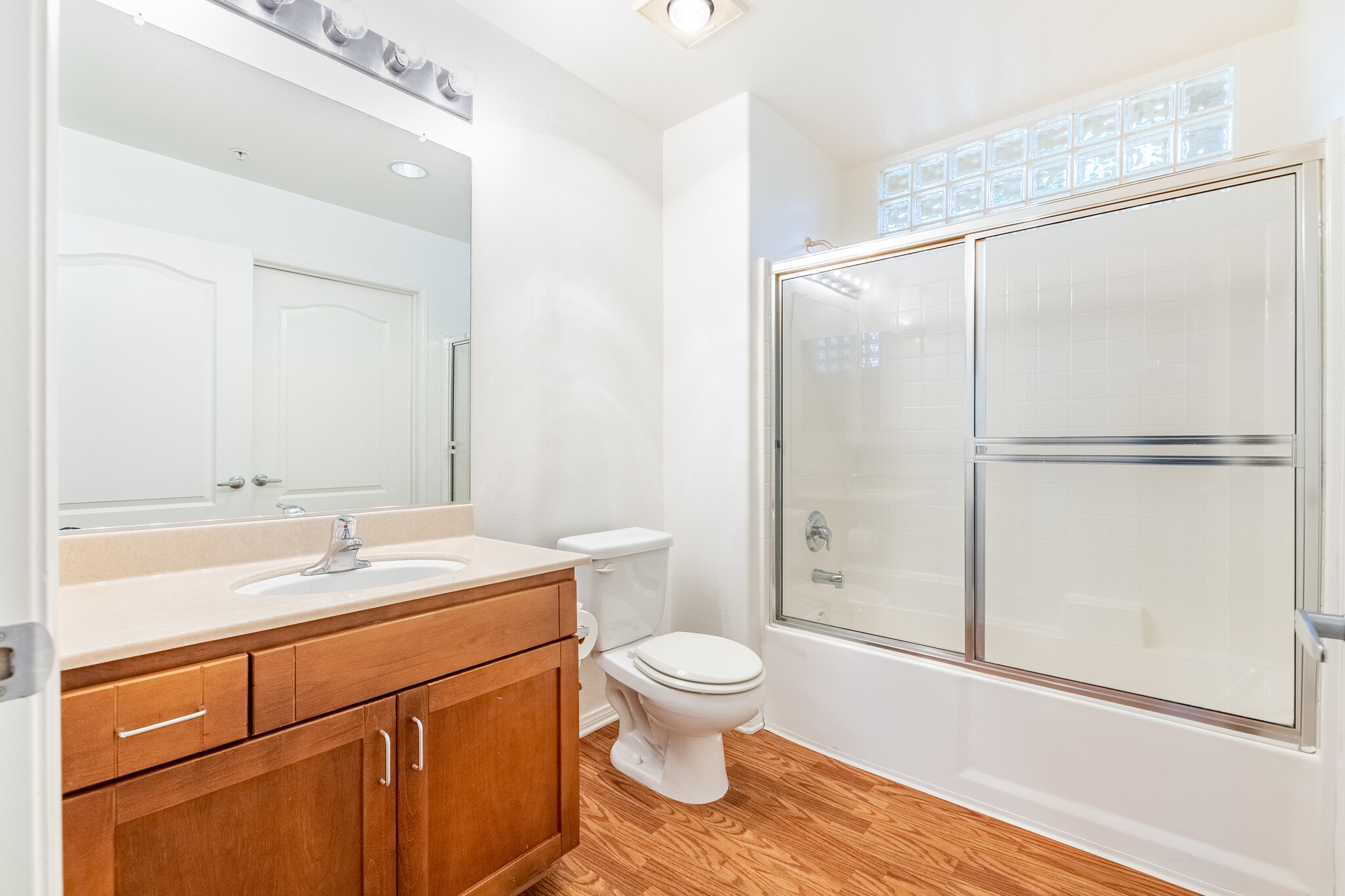 Building Photo - 4060 Glencoe Ave