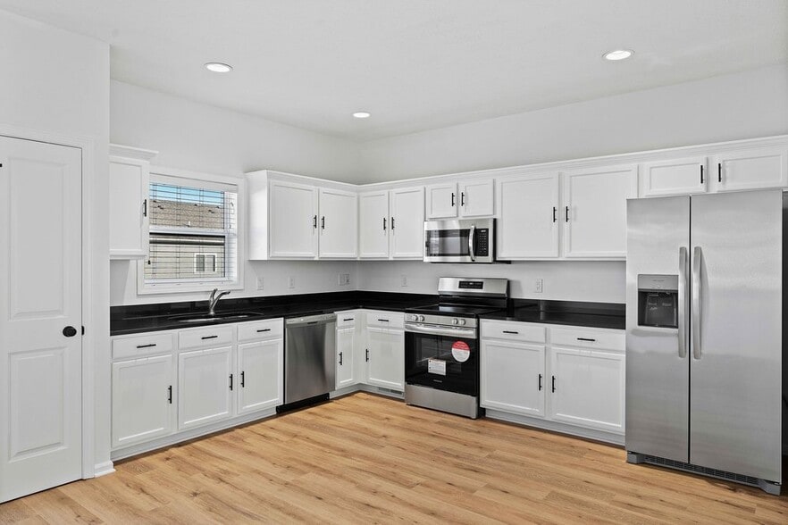 Building Photo - 207 SE Booth Ave