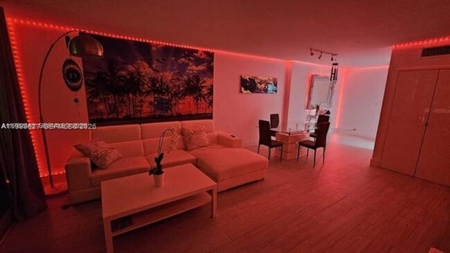 Building Photo - 1000 West Ave