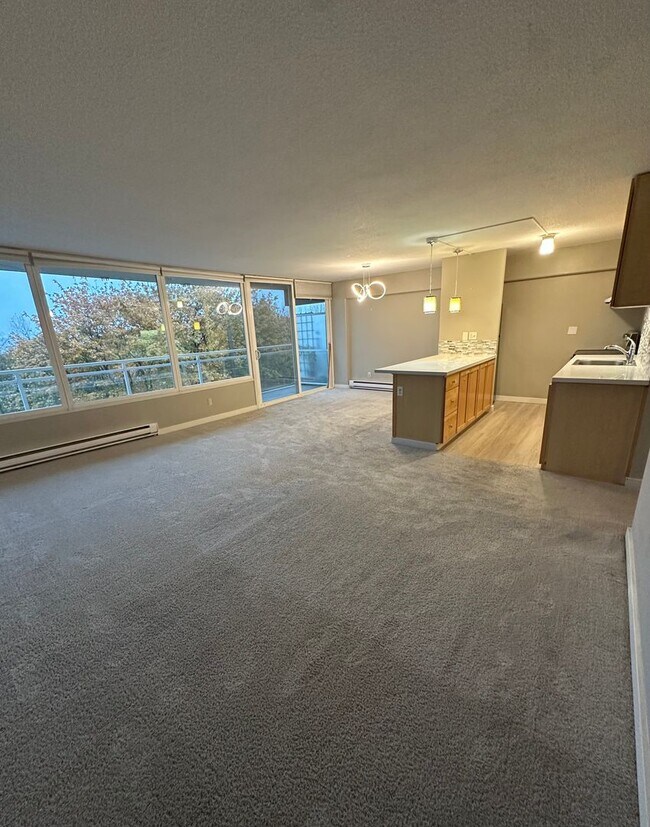 Building Photo - Updated 2BR Condo at Sky Terrace (Utilities Included!)