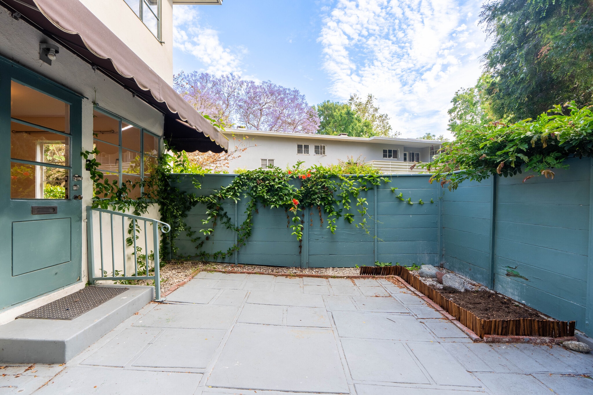 Building Photo - 5161 Village Grn