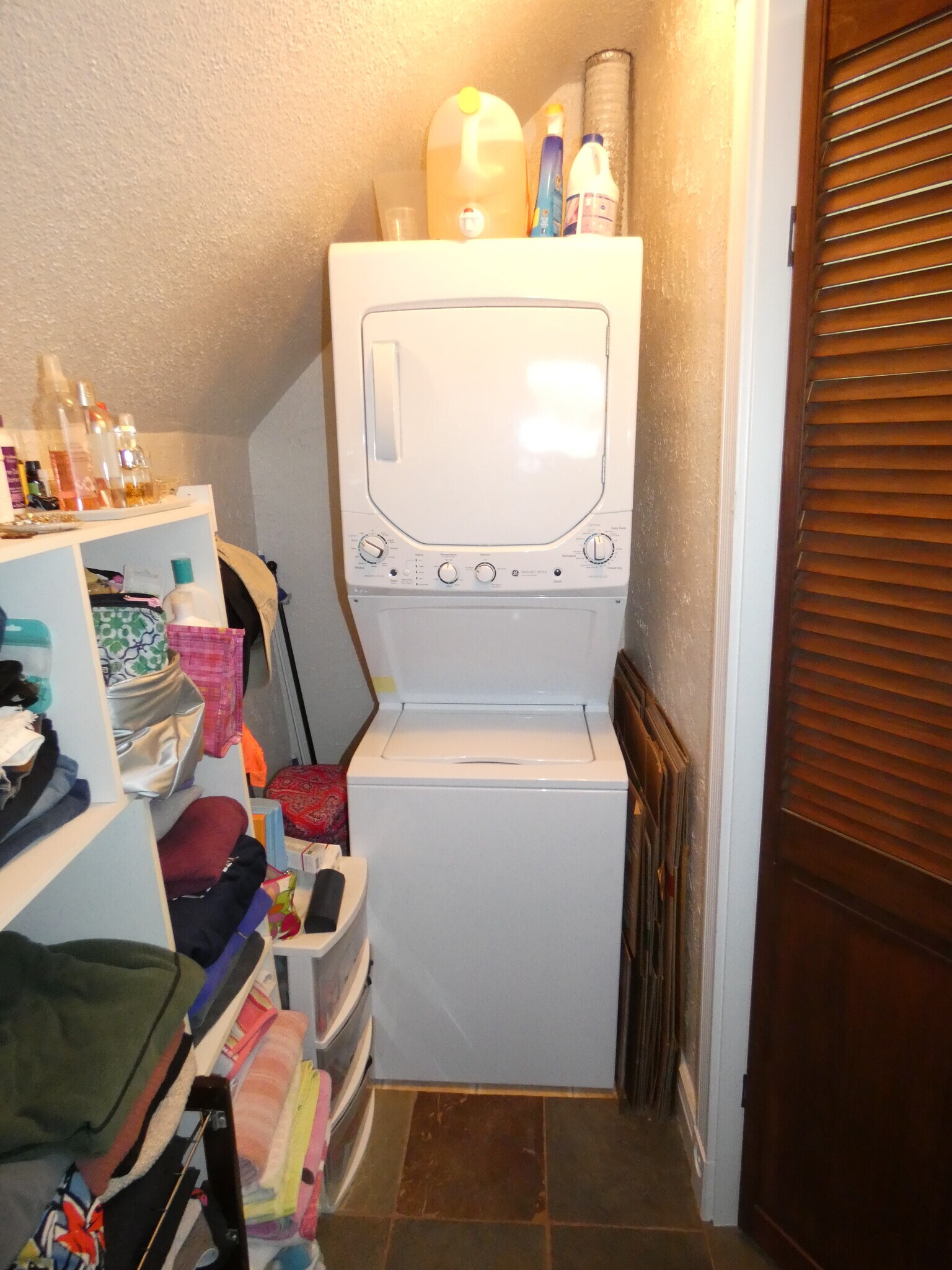 Stackable washer/dryer - 29 E Dakota Ave