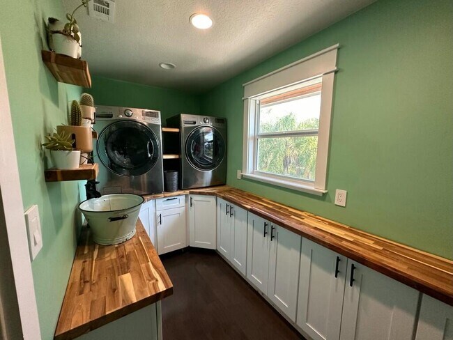 Building Photo - 4332 145th Ave N