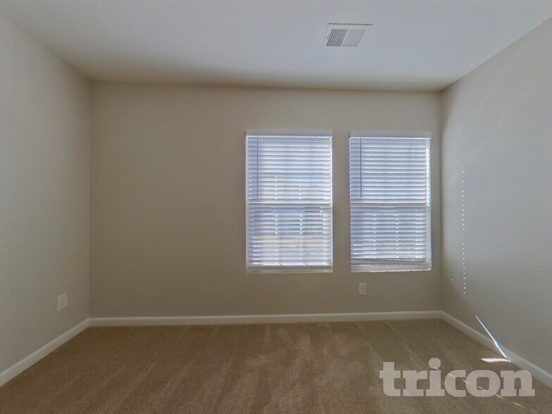 Building Photo - 341 Freeman Cir