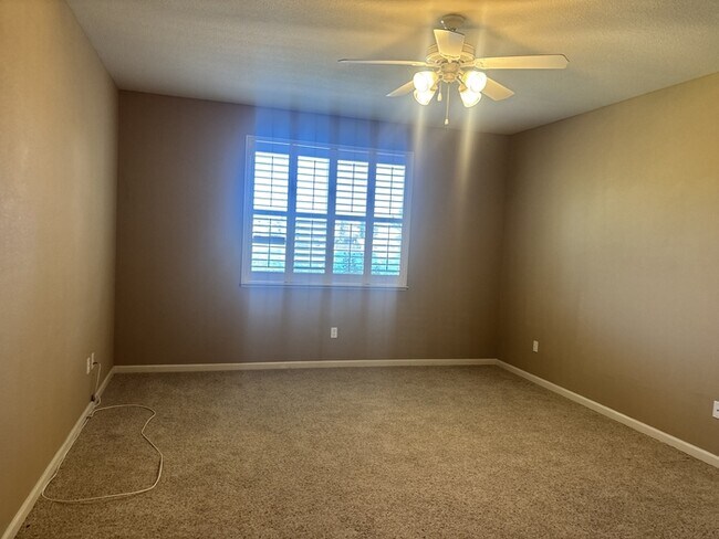 Building Photo - 1527 Horizon Ln