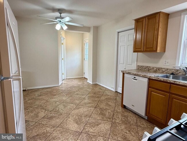 Building Photo - 1132 Howard Ave