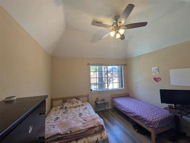 Building Photo - 9222 Symphonic Ln