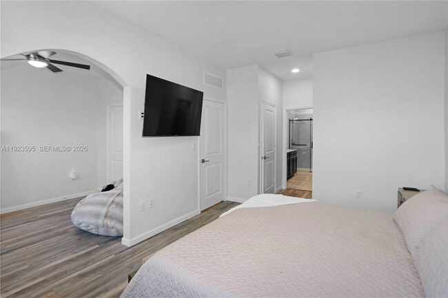 Building Photo - 1458 SE 26th Ave