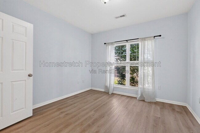 Building Photo - 1270 Strassner Dr