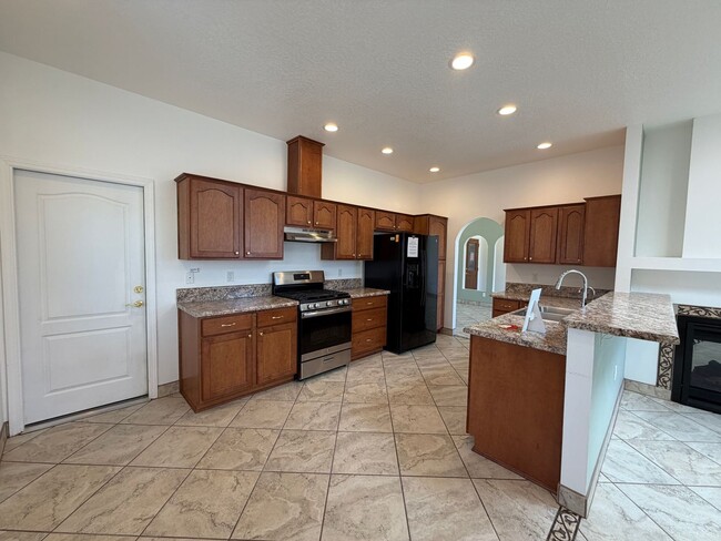 Building Photo - 3 Bedroom Single Story Home Available Near Corrales Rd & Highway 528 in Rio Rancho!