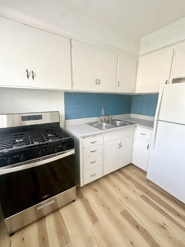 Building Photo - Cozy 1 Bedroom in Central Cheyenne