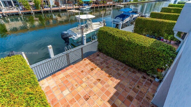 Building Photo - 3827 NE 166th St