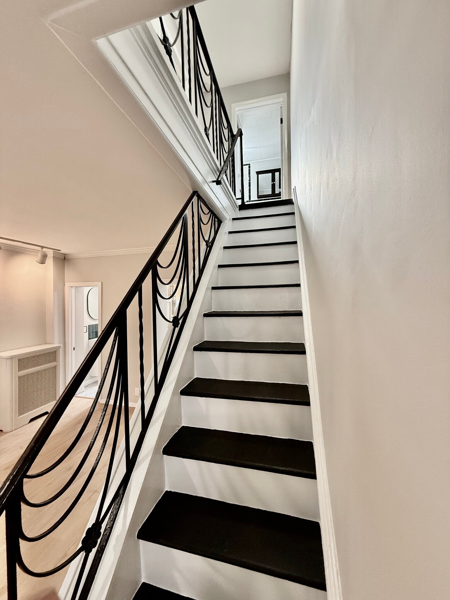 Building Photo - 2322 S Hutchinson St