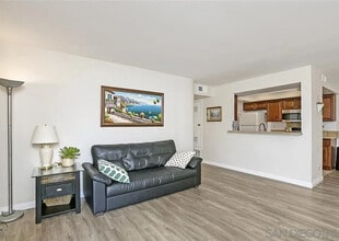 Building Photo - 9336 Twin Trails Dr