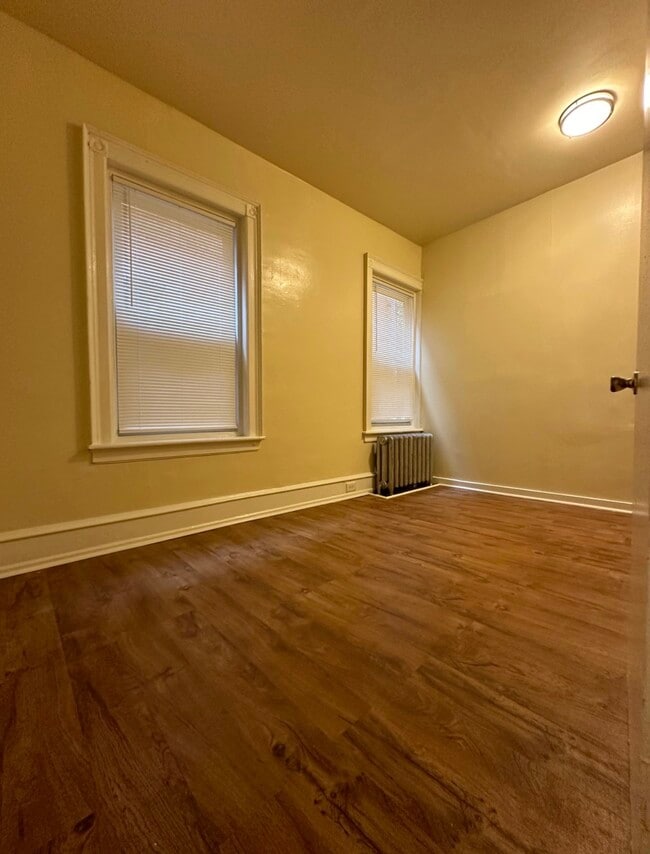 Building Photo - 1330 W Hunting Park Ave