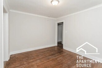 Building Photo - 6143 S Woodlawn Ave