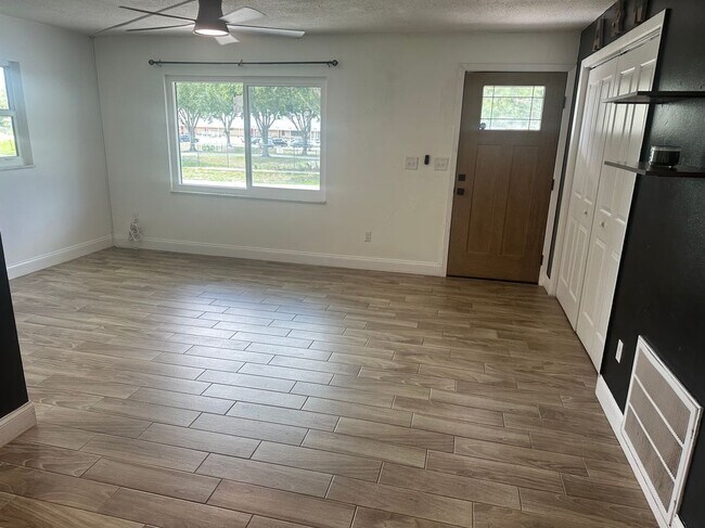 Building Photo - 2781 Fulford St