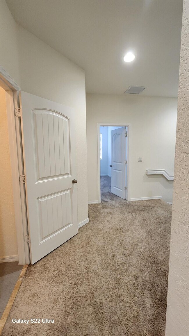 Building Photo - 3364 NW 10th Ave