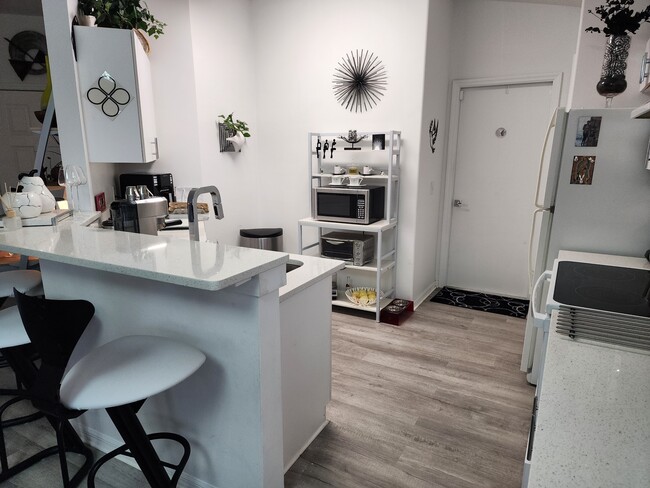 Building Photo - 1876 W Shanelle Path