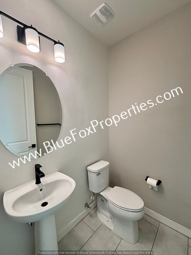 Building Photo - 1048 E Descent St