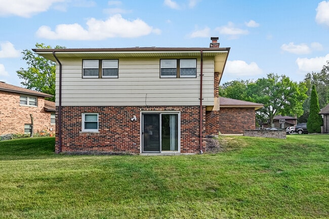 Building Photo - 8456 Dixon Ct