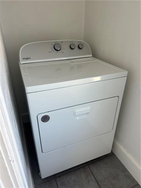 Building Photo - 38 Oak St