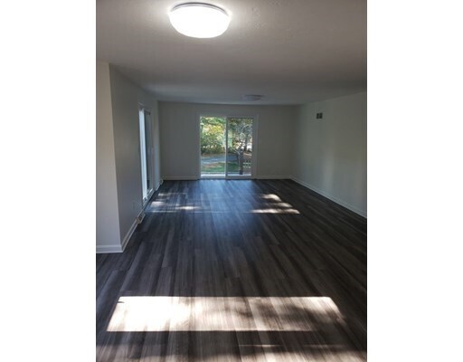 Building Photo - 41 Lamplighter Ln