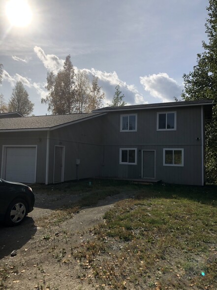 Primary Photo - 1670 N Basie Point Cir