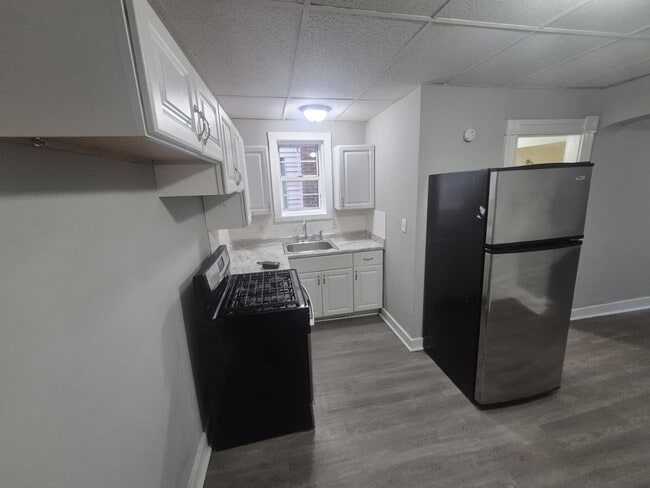 Building Photo - 609 McKinney Ave