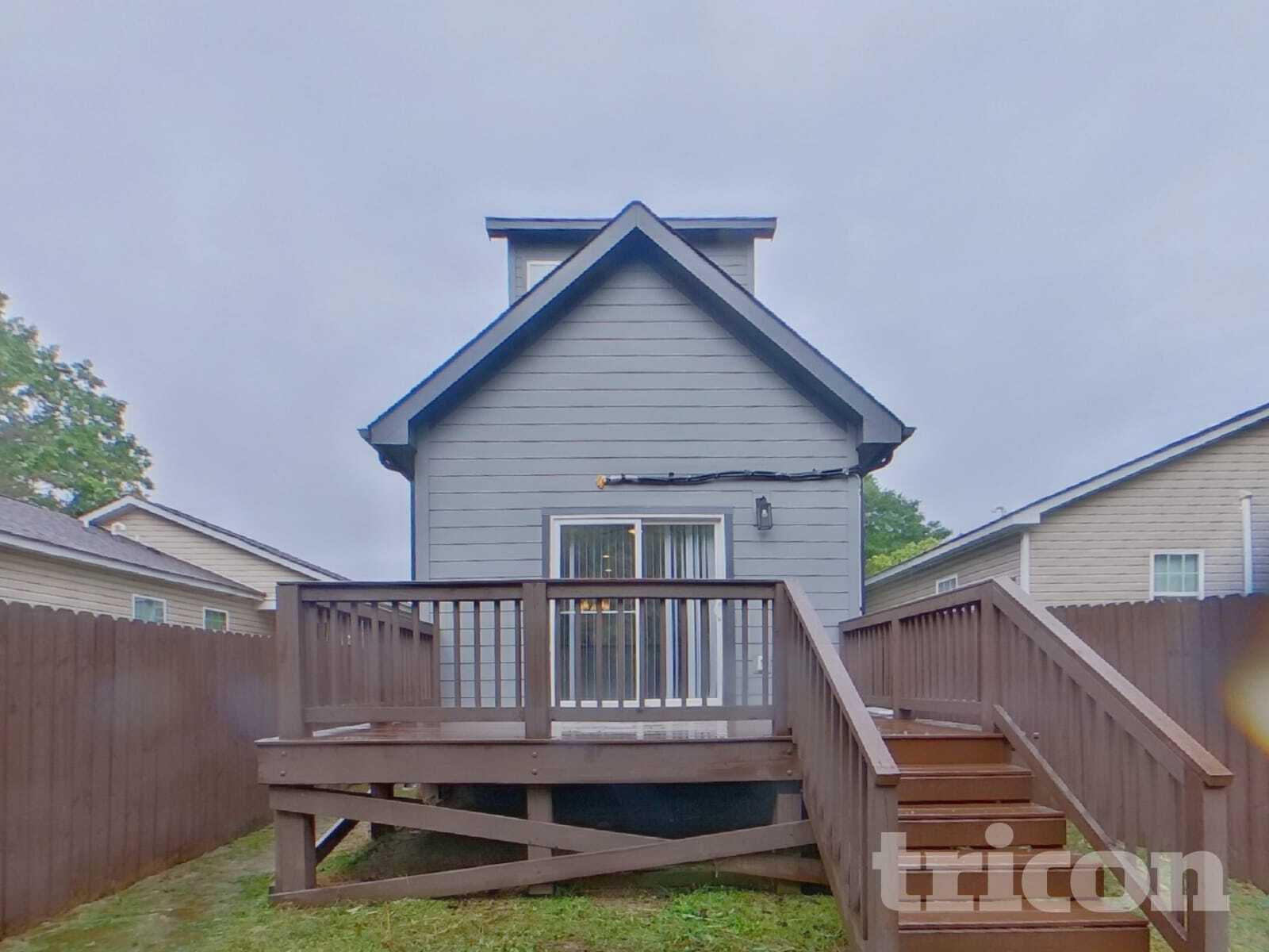 Building Photo - 3047 Ridge Ave