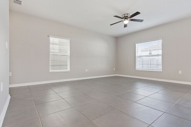 Building Photo - Spacious 4-Bed Retreat with 2.5 Baths in Davenport, FL – Your Next Rental Home Awaits!