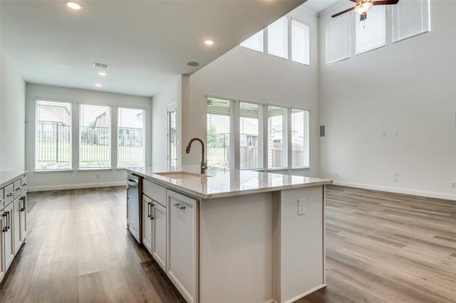 Building Photo - 513 Montrose Dr