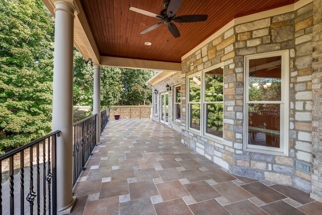 Building Photo - 1079 Ridgecrest Dr
