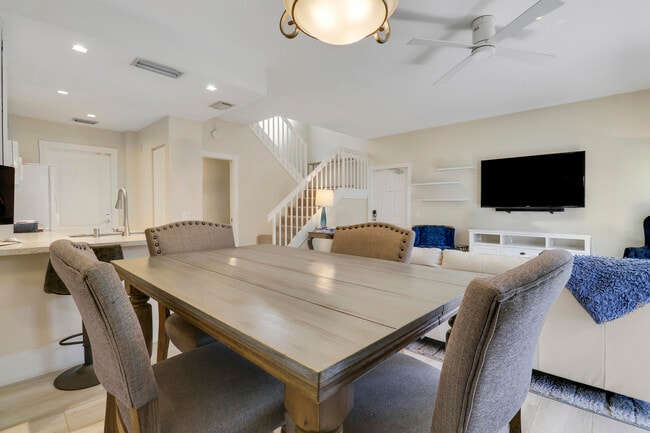 Building Photo - 6 Oakleaf Ct