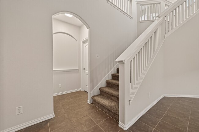 Building Photo - 6123 Carver Pines Dr