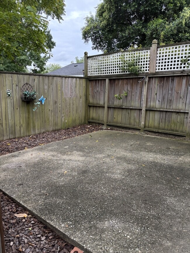 Building Photo - 406 W Harnett St