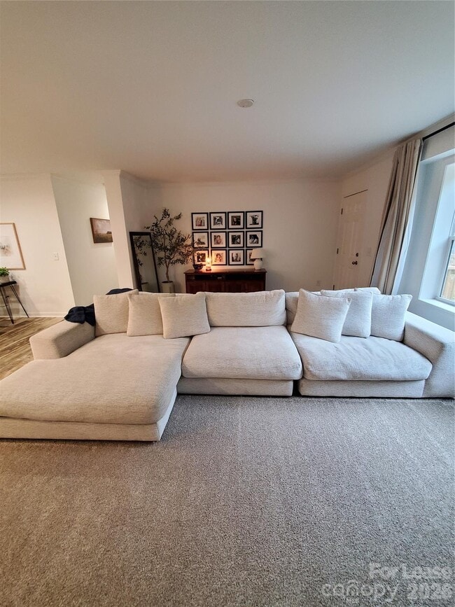 Building Photo - 118 Vly Spgs Dr