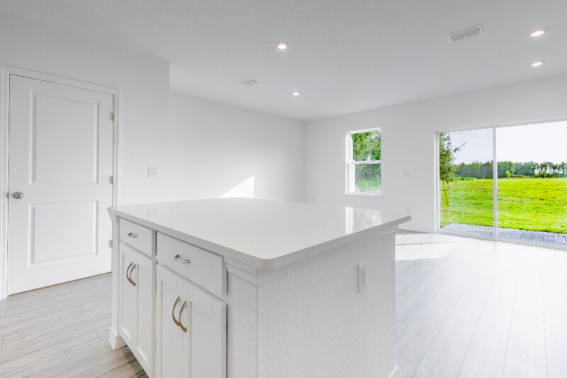 Building Photo - 3328 Thicket St