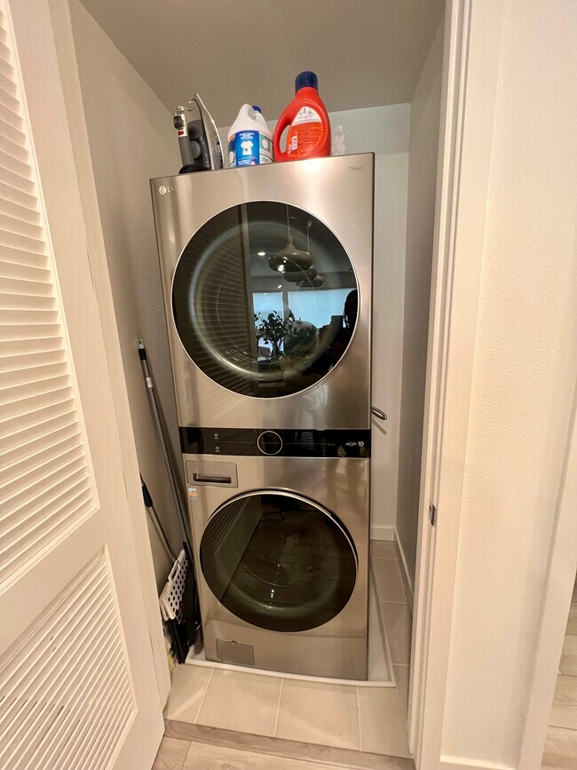 Building Photo - 2431 Cleat Ln