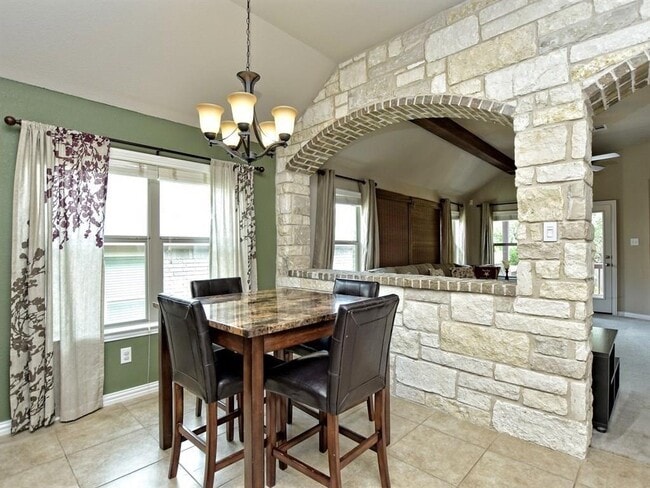 Building Photo - 510 Cameron Cove