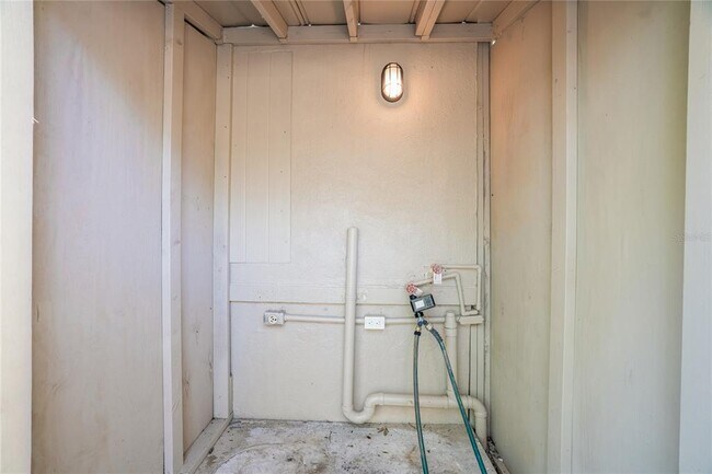 Building Photo - 2227 17th Ave S