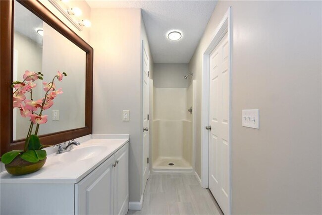 Building Photo - 1575 Watercrest Cir