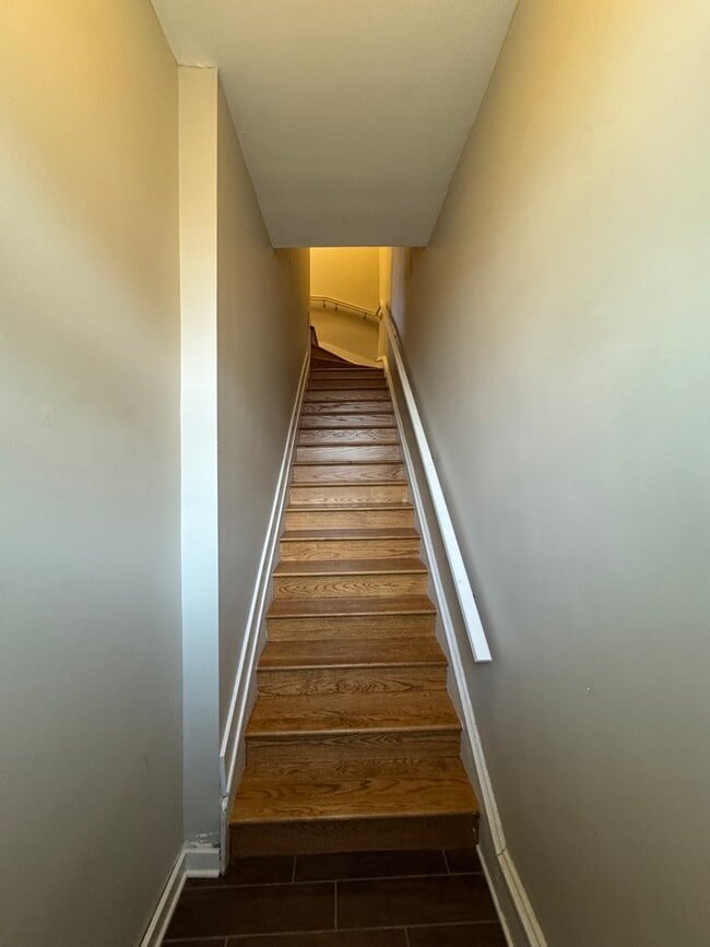 Building Photo - 1961 N Wilmot Ave