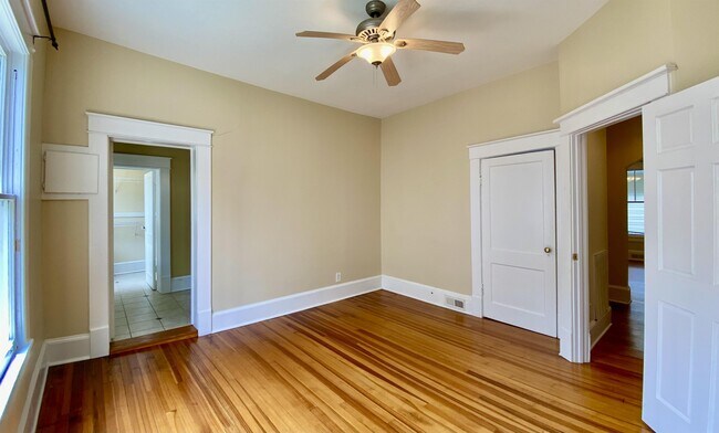 Building Photo - 1105 Virginia Ave