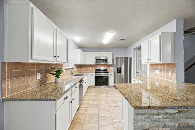 Building Photo - 526 Silky Leaf Dr