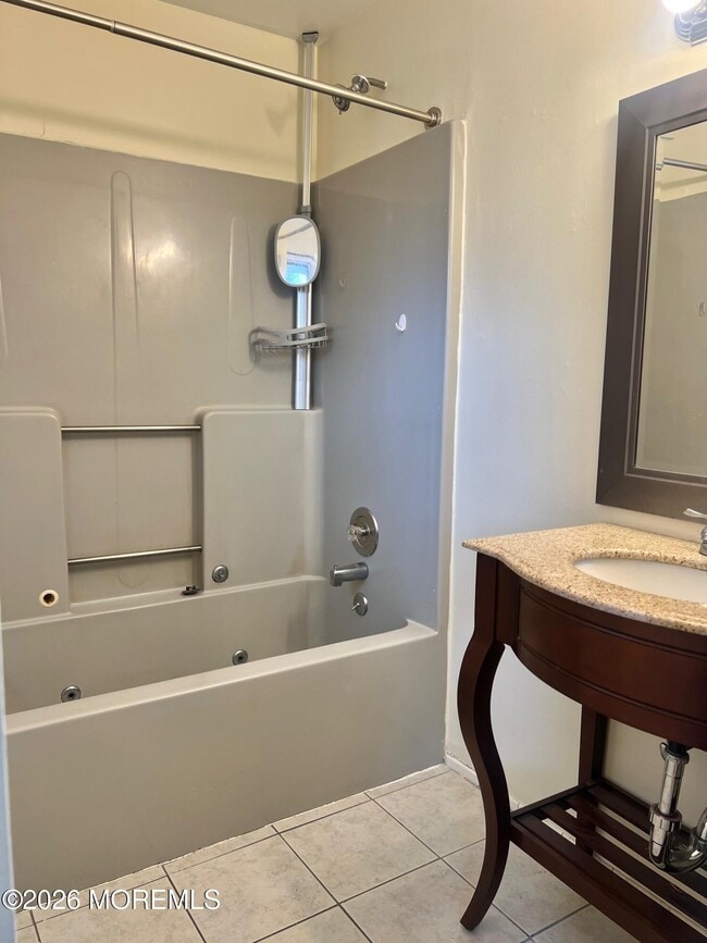 Building Photo - 246 7th Ave