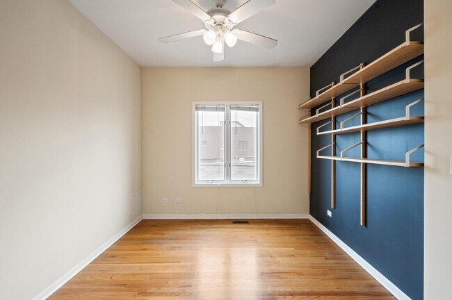 Building Photo - 3543 S Hamilton Ave
